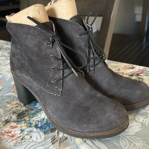 Heeled booties